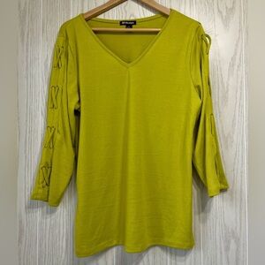 By Design Women's XL Green Threaded Sleeves Top EUC